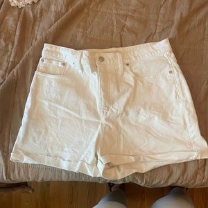 Madewell Off-White Curvy Denim Shorts